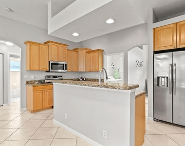 2773 Sw Dallas Street - Photo Thumbnail 8