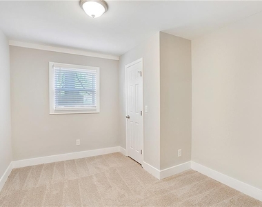 3152 Delmar Lane Nw - Photo Thumbnail 10