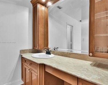 11243 Sw 9th Ct - Photo Thumbnail 24