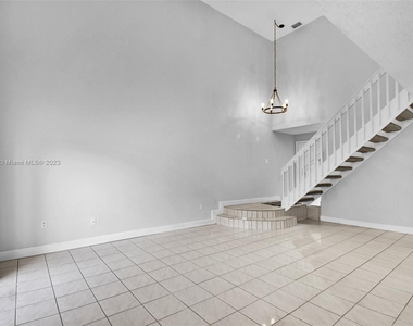 11243 Sw 9th Ct - Photo Thumbnail 8