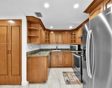 11243 Sw 9th Ct - Photo Thumbnail 15