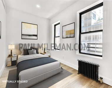 East 85th Street - Photo Thumbnail 3