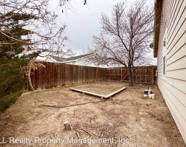 1026 Pepper Lane - Photo Thumbnail 21