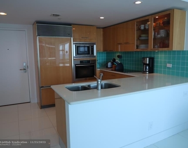 6801 Collins Ave - Photo Thumbnail 21