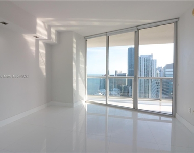 495 Brickell Ave - Photo Thumbnail 0