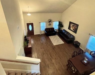 2305 Willard Way - Photo Thumbnail 8