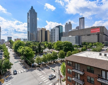 115 West Peachtree Place - Photo Thumbnail 14