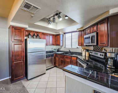 4925 E Desert Cove Avenue - Photo Thumbnail 14