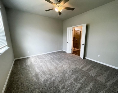 628  Sun Grove Trl - Photo Thumbnail 19