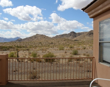 533 W Desert Flower Lane - Photo Thumbnail 21