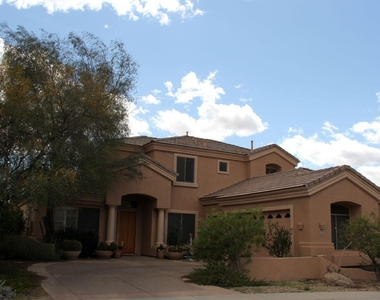 533 W Desert Flower Lane - Photo Thumbnail 20