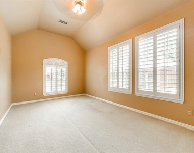 2305 Conroe Court - Photo Thumbnail 21