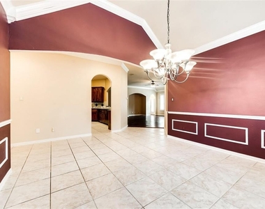 2305 Conroe Court - Photo Thumbnail 9