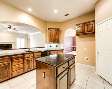 2305 Conroe Court - Photo Thumbnail 6