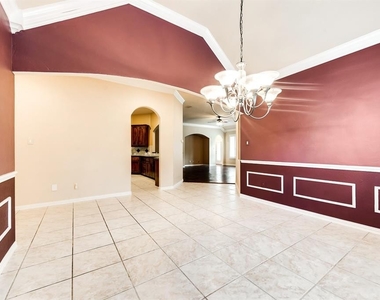 2305 Conroe Court - Photo Thumbnail 5