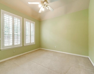 2305 Conroe Court - Photo Thumbnail 18