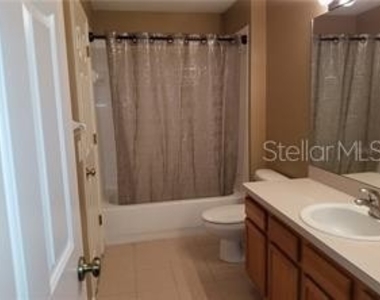 2148 Golden Oak Lane - Photo Thumbnail 10