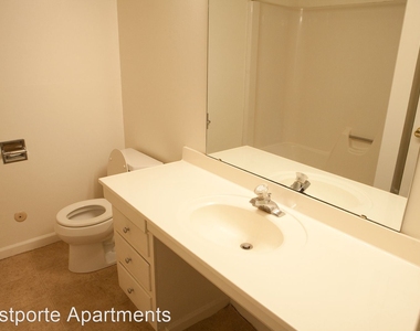 2805 W Larchmont Lane - Photo Thumbnail 8