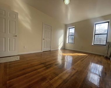 2565 Grand Concourse - Photo Thumbnail 3