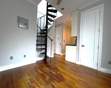 326 East 35th Street - Photo Thumbnail 0