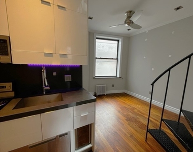 326 East 35th Street - Photo Thumbnail 1