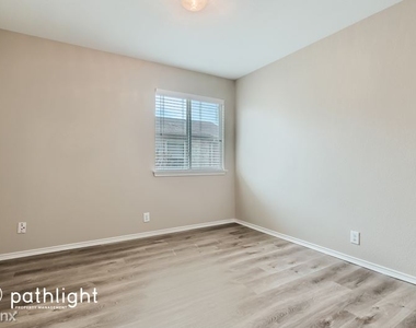 320 Almquist St Unit - Photo Thumbnail 9