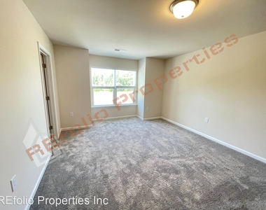 2421 Hedge Maple Drive - Photo Thumbnail 15