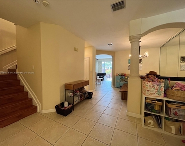 15058 Sw 9th Way - Photo Thumbnail 3