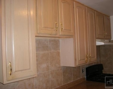 5816 21 Avenue - Photo Thumbnail 7