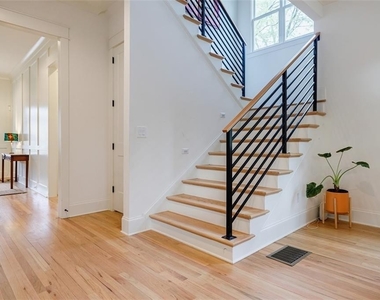 724 Avery Street - Photo Thumbnail 25