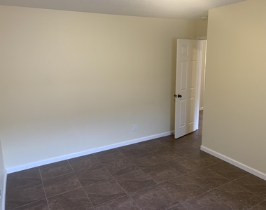 8301 Santa Clarita Street Ne - Photo Thumbnail 7