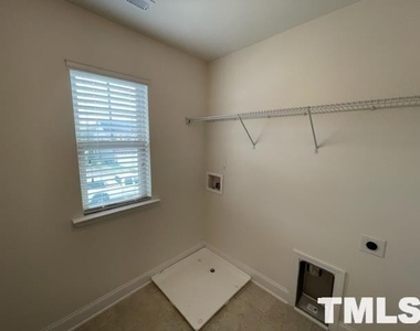 3209 Lacewing Dr - Photo Thumbnail 23