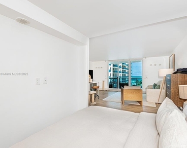 2301 Collins Ave - Photo Thumbnail 7