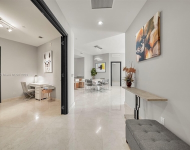 15901 Collins Ave - Photo Thumbnail 21