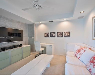 16400 Collins Ave - Photo Thumbnail 21