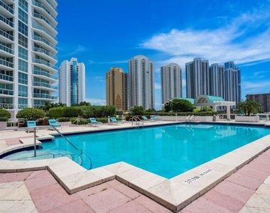 16400 Collins Ave - Photo Thumbnail 26