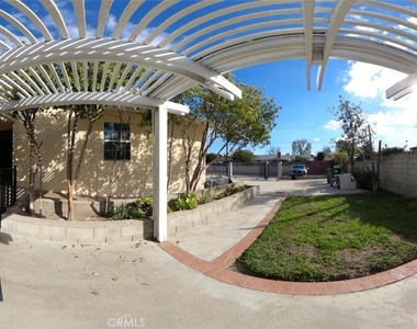 22114 Roscoe Boulevard - Photo Thumbnail 6