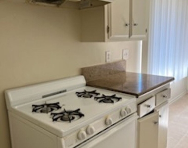 2621 28th St. - Photo Thumbnail 4