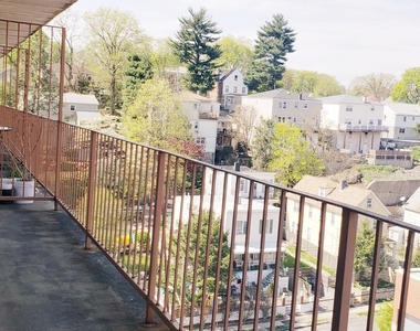 687 Bronx River Road - Photo Thumbnail 0