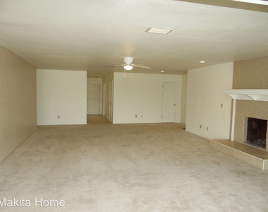 5815 Schooner Way - Photo Thumbnail 4