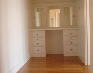 2310 Chestnut Street - Photo Thumbnail 5