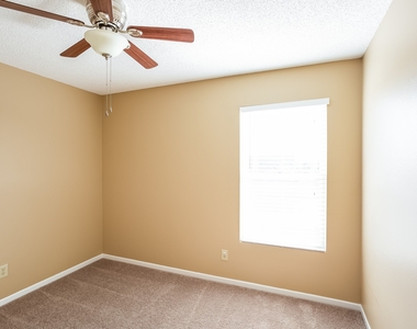 1657 Bluegrass Parkway - Photo Thumbnail 9