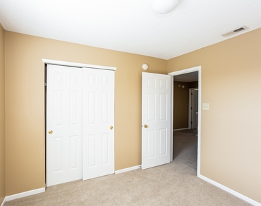 1657 Bluegrass Parkway - Photo Thumbnail 8