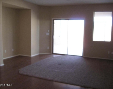 38410 N Pagoda Lane - Photo Thumbnail 7