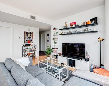 495 Av. Viger O. #2105 - Photo Thumbnail 7