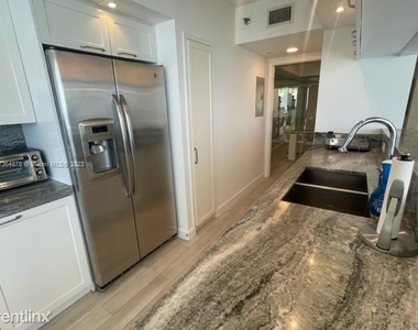 16425 Collins Ave Apt 1912 - Photo Thumbnail 1