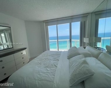 16425 Collins Ave Apt 1912 - Photo Thumbnail 10