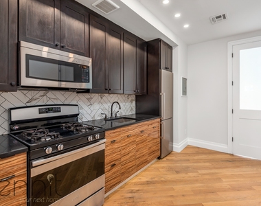 1028 Madison Street - Photo Thumbnail 3