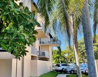 10801 Sw 109th Ct - Photo Thumbnail 4