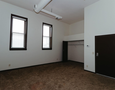 1402 S 13th Street - Photo Thumbnail 1